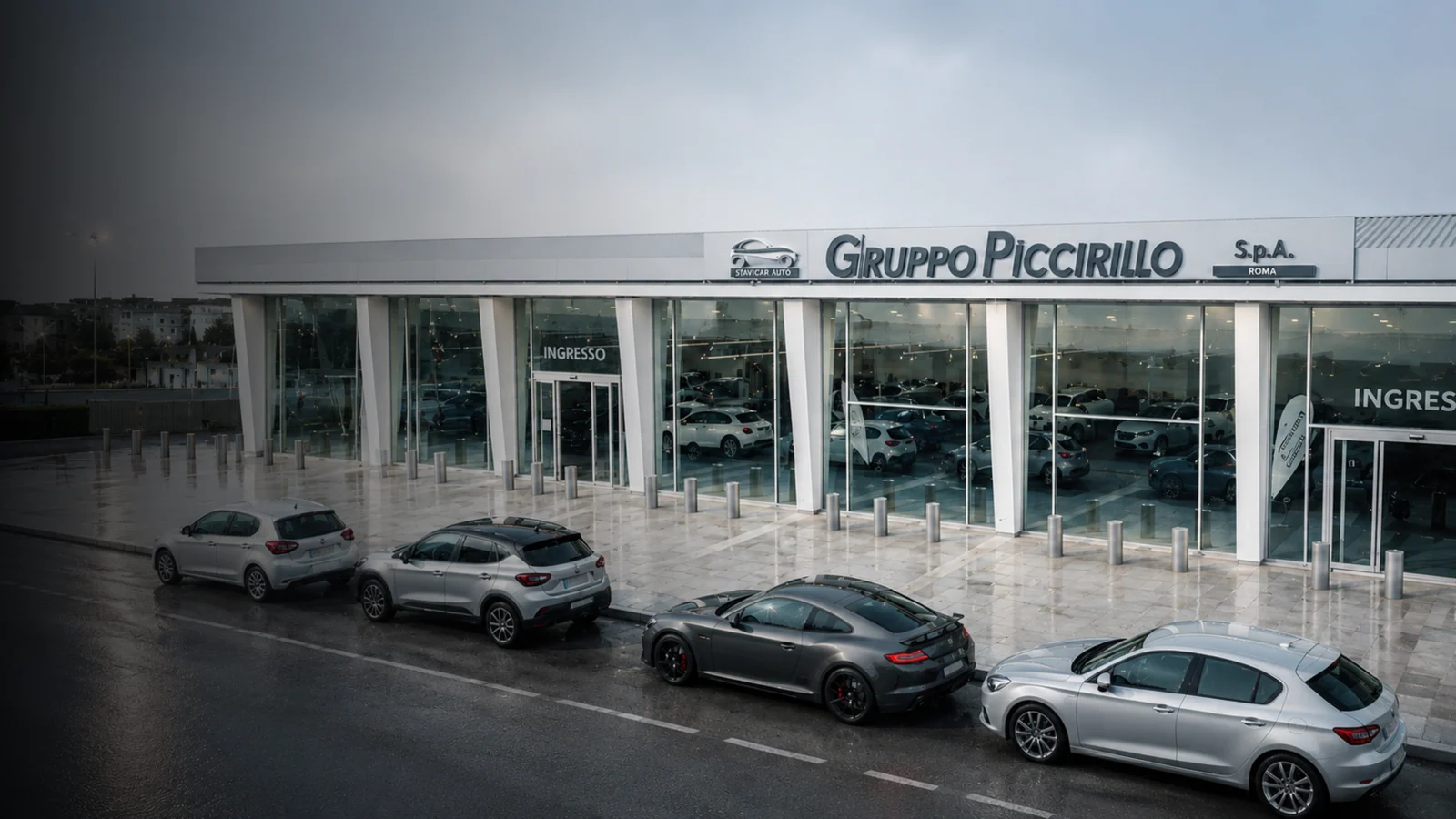 Sede Gruppo Piccirillo con automobili esposte